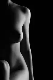 massage senusel à paris femme nue